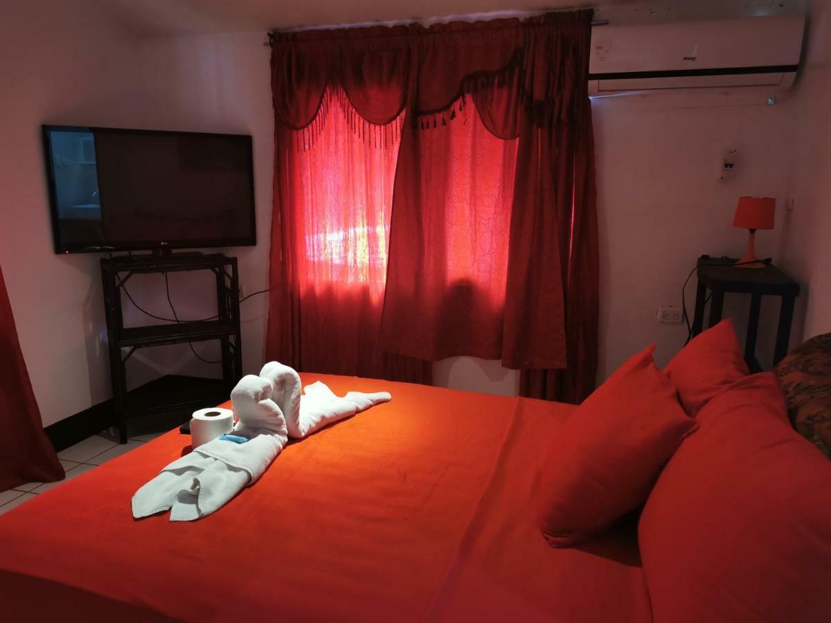 فندق Cabinas Cafe Del Mar مانويل أنطونيو المظهر الخارجي الصورة